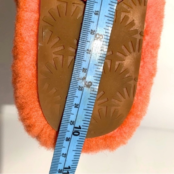 UGG Fluffy Orange Slippers - Picture 7 of 8